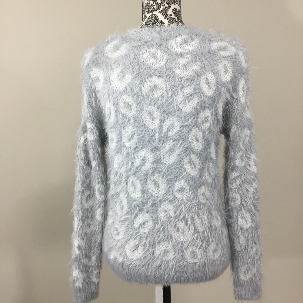APT.9 Animal Print Metallic Grey Fuzzy Sweater M - Picture 8 of 15